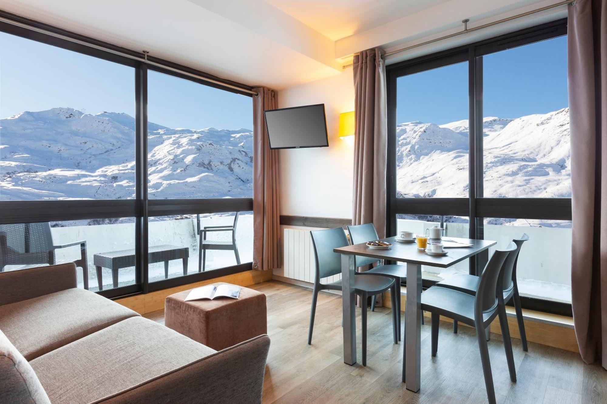 Two-Bedroom Apartment (6 Adults),1532725870:JPEG